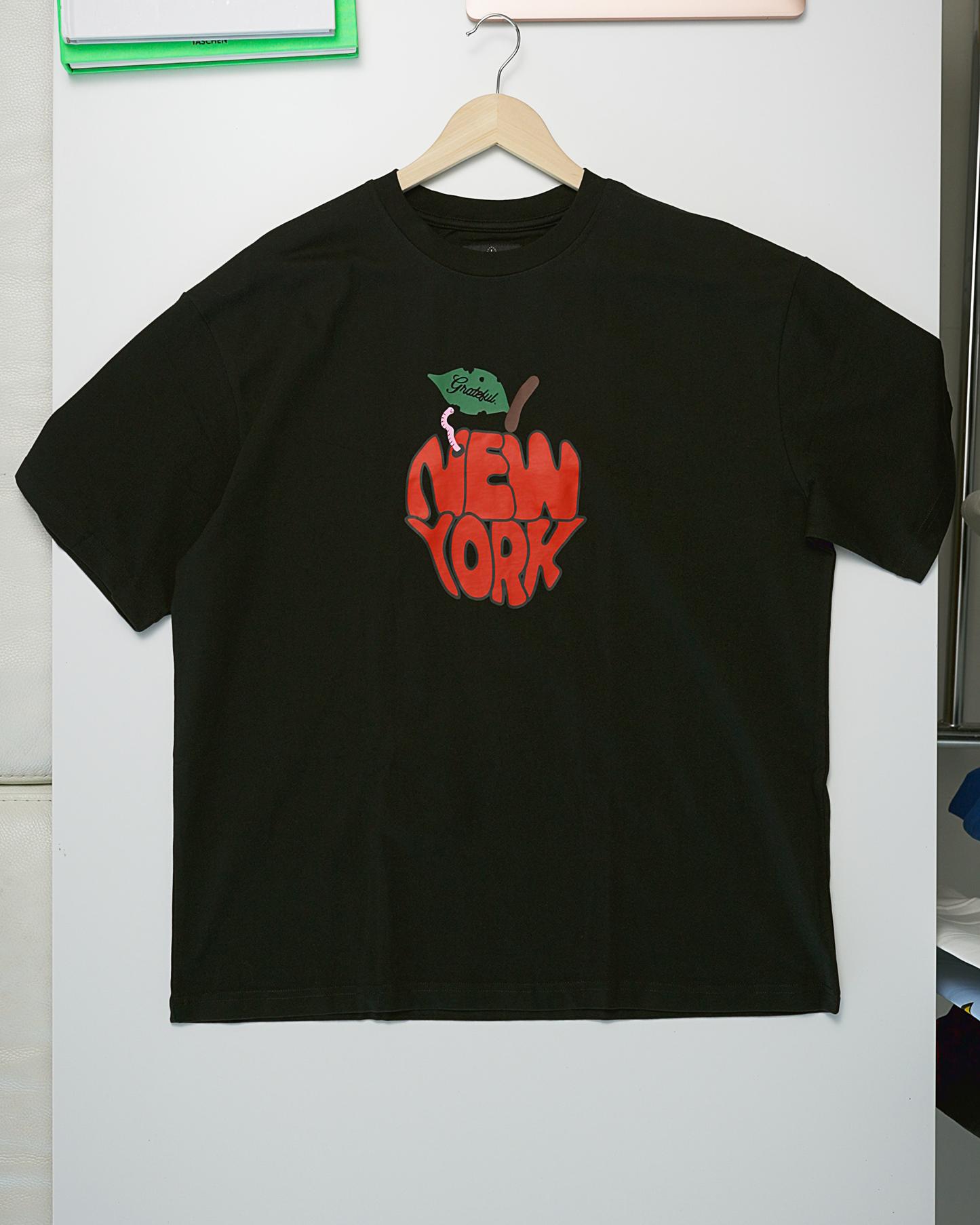 Big Apple Tee- Black