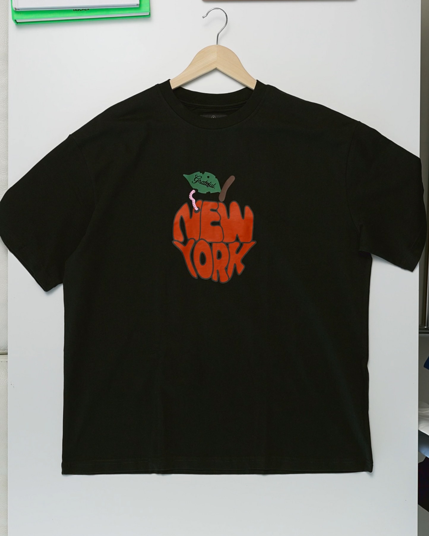 Big Apple Tee- Black